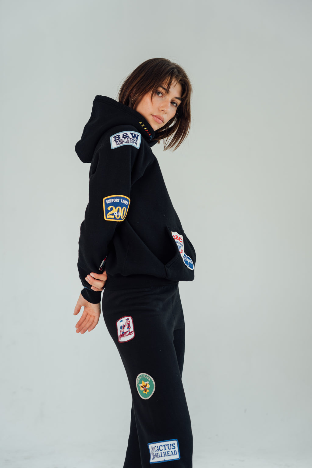 【GILA ARCHIVE】STAR PATCHED BOOTCUT SWEATPANTS / 追跡付 GILA ARCHIVE】STAR PATCHED BOOTCUT SWEATPANTS / 追跡付 (GILA